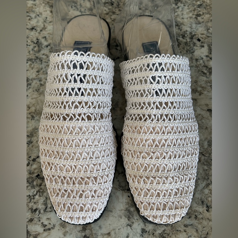 Karen Scott Shoreline Woven Sandals Mules Flats White Textured Comfy Size 6 - Picture 2 of 9